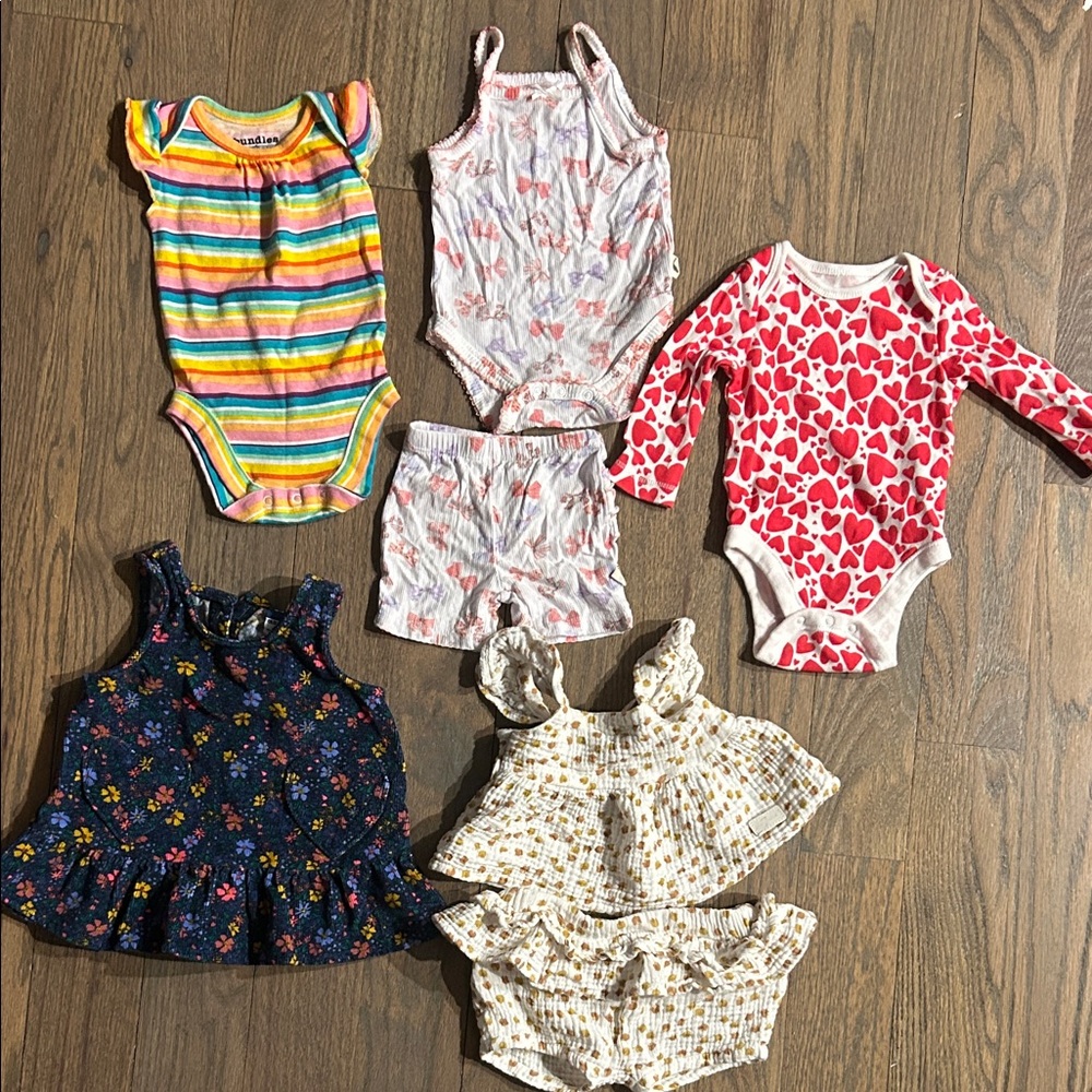 Mixed Baby Girls Onesies & Dress Set - Rainbow, Hearts, Floral